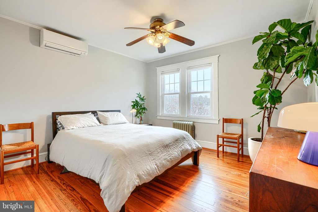 Image 25 of property listing at 5102 NORWOOD RD, Baltimore, MD 21212