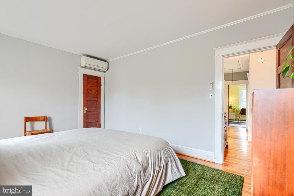 Image 33 of property listing at 5102 NORWOOD RD, Baltimore, MD 21212