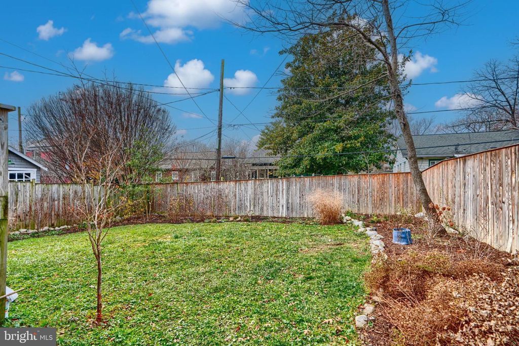 Image 41 of property listing at 5102 NORWOOD RD, Baltimore, MD 21212