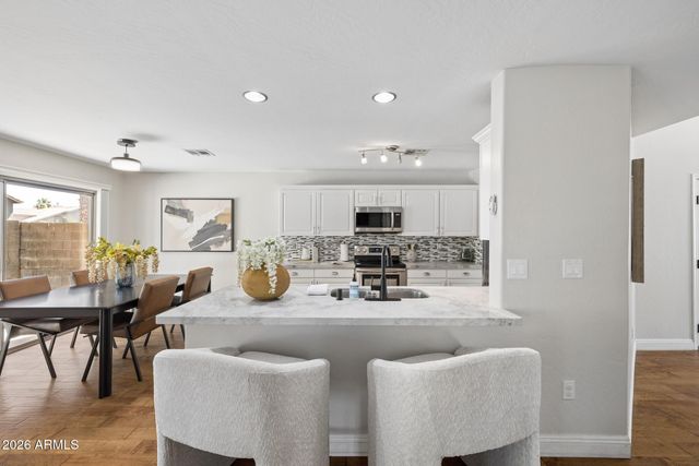 1394 E BETSY Lane, Gilbert, AZ 85296