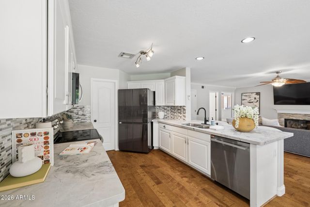 1394 E BETSY Lane, Gilbert, AZ 85296