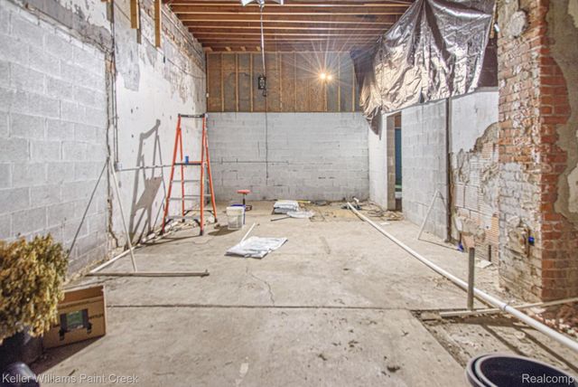 10415 Fenkell Street, Detroit, MI 48238