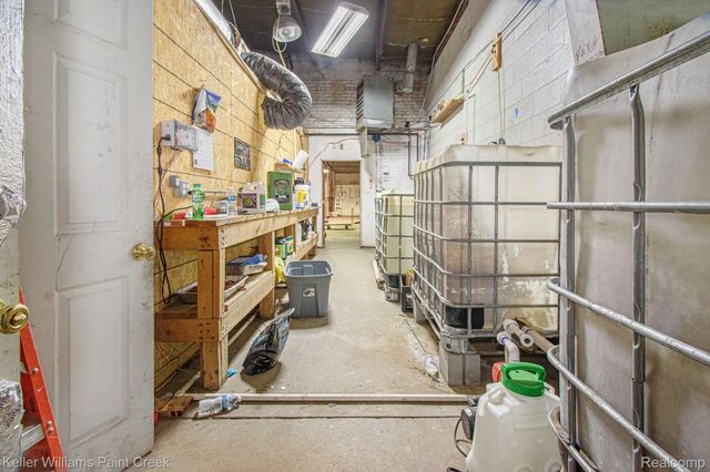 10415 Fenkell Street, Detroit, MI 48238