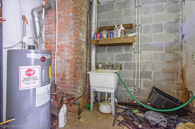 10415 Fenkell Street, Detroit, MI 48238