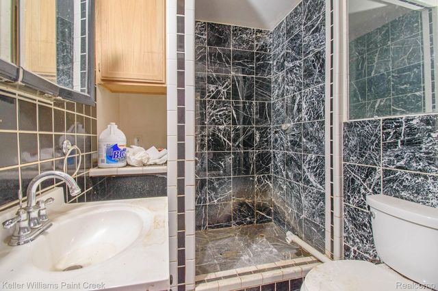 10415 Fenkell Street, Detroit, MI 48238