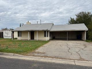 207 Howard Street, Clovis, CA 93612
