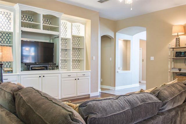 4504 Narrowbrook Drive, Flower Mound, TX 75028