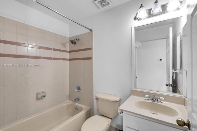 10470 SW 16th St, Pembroke Pines, FL 33025