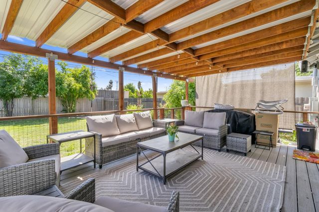 906 E 19th St, Marysville, CA 95901