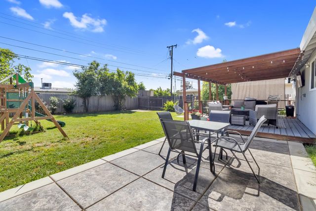 906 E 19th St, Marysville, CA 95901