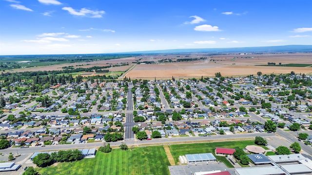 906 E 19th St, Marysville, CA 95901