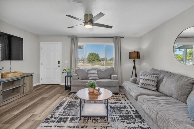 906 E 19th St, Marysville, CA 95901