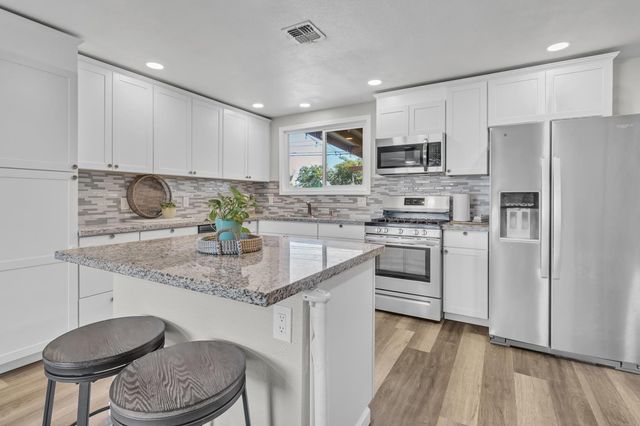 906 E 19th St, Marysville, CA 95901