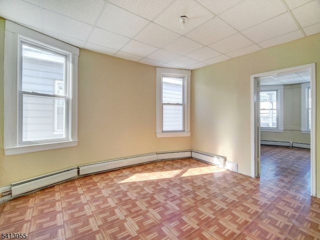 517 Clifton Ave, Clifton City, NJ 07011