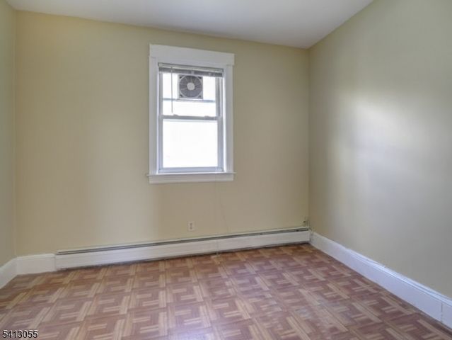 517 Clifton Ave, Clifton City, NJ 07011