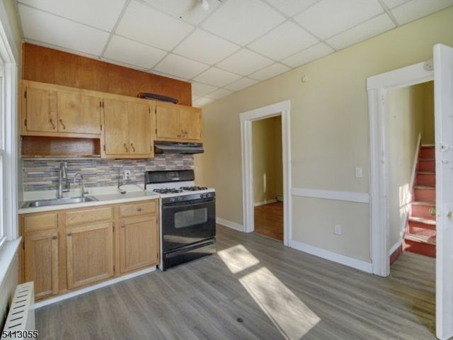 517 Clifton Ave, Clifton City, NJ 07011