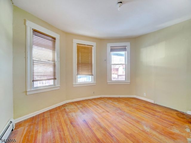 517 Clifton Ave, Clifton City, NJ 07011