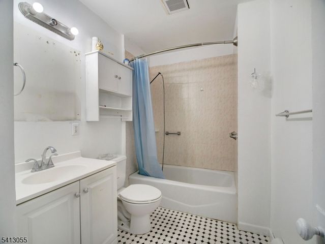 517 Clifton Ave, Clifton City, NJ 07011