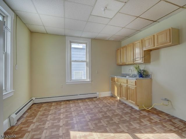 517 Clifton Ave, Clifton City, NJ 07011