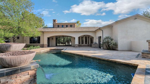 7233 E ROYAL PALM Road, Scottsdale, AZ 85258