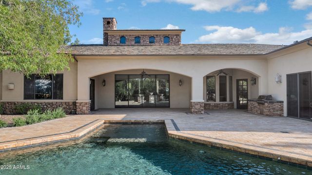 7233 E ROYAL PALM Road, Scottsdale, AZ 85258