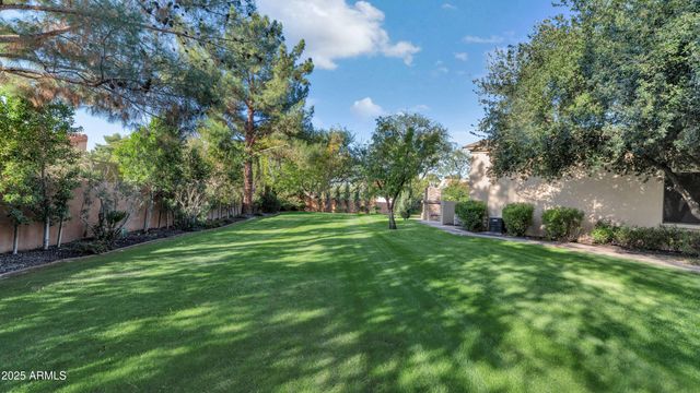 7233 E ROYAL PALM Road, Scottsdale, AZ 85258