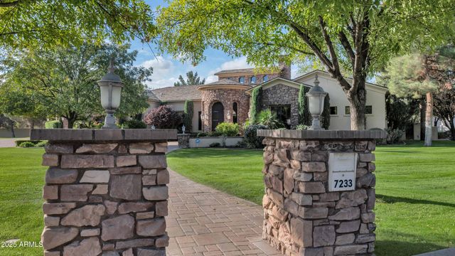 7233 E ROYAL PALM Road, Scottsdale, AZ 85258