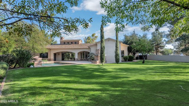 7233 E ROYAL PALM Road, Scottsdale, AZ 85258