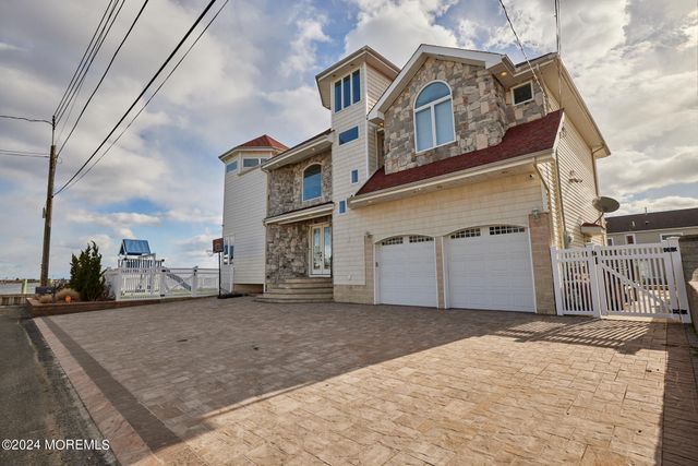 256 Cedar Drive, Bayville, NJ 08721