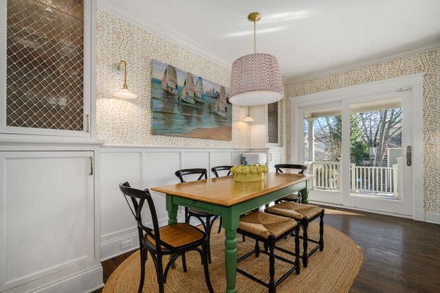 1211 Hinman Avenue, Evanston, IL 60202