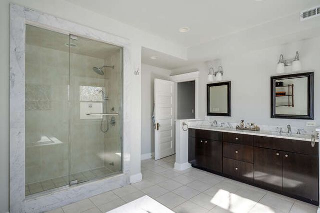 1211 Hinman Avenue, Evanston, IL 60202