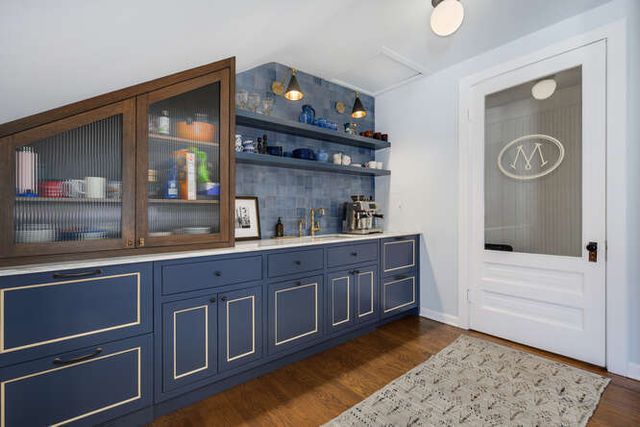 1211 Hinman Avenue, Evanston, IL 60202