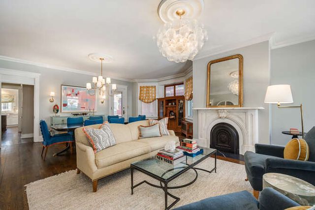 1211 Hinman Avenue, Evanston, IL 60202