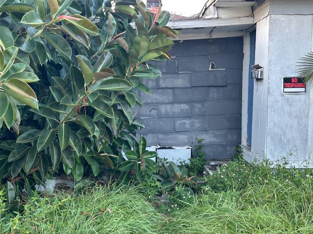 877 22ND AVENUE S, St Petersburg, FL 33705