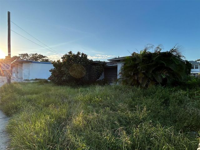 877 22ND AVENUE S, St Petersburg, FL 33705