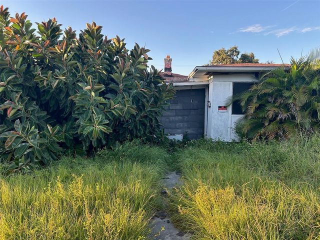 877 22ND AVENUE S, St Petersburg, FL 33705