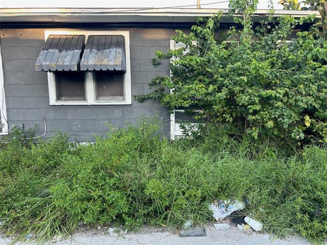877 22ND AVENUE S, St Petersburg, FL 33705