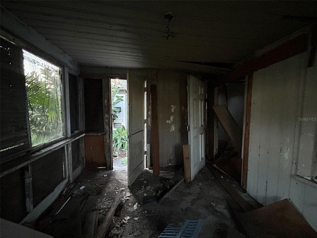 877 22ND AVENUE S, St Petersburg, FL 33705