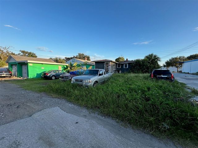 877 22ND AVENUE S, St Petersburg, FL 33705