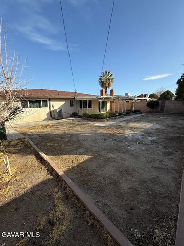 45303 Lorimer Avenue, Lancaster, CA 93534