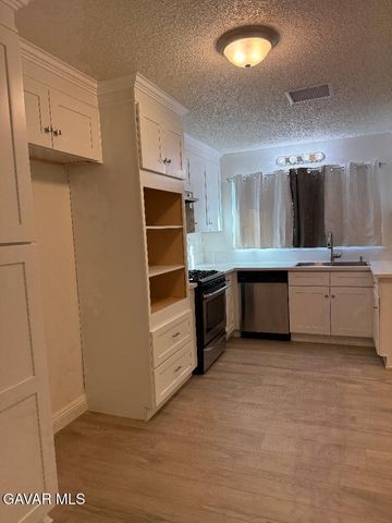 45303 Lorimer Avenue, Lancaster, CA 93534