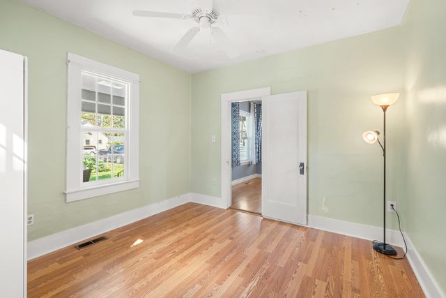 1028 E 11th Street, Medford, OR 97504