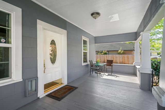 1028 E 11th Street, Medford, OR 97504