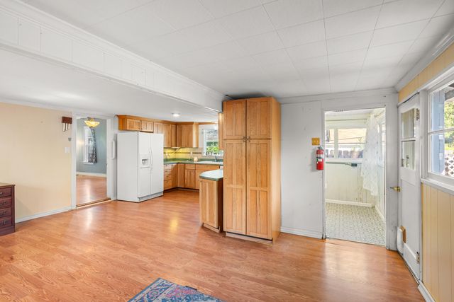 1028 E 11th Street, Medford, OR 97504