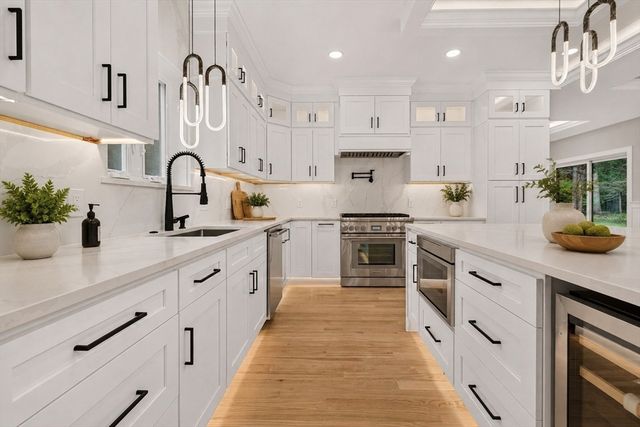 116 Lincoln Rd, Wayland, MA 01778