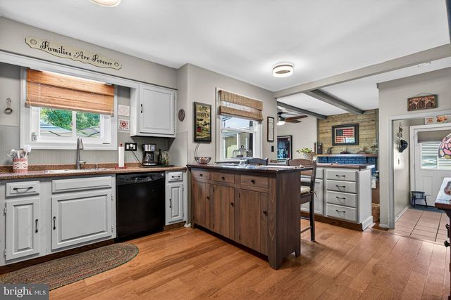 122 TARA TER, Marlton, NJ 08053