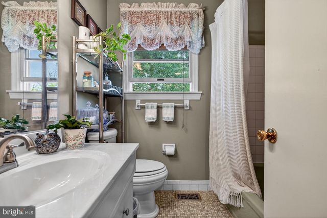 122 TARA TER, Marlton, NJ 08053