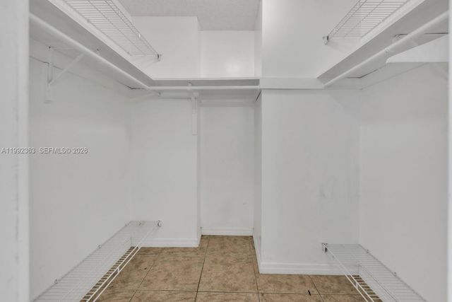 18011 Biscayne Blvd 903, Aventura, FL 33160