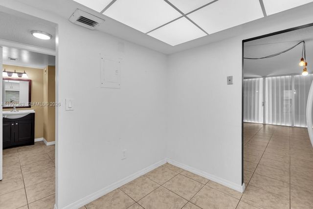 18011 Biscayne Blvd 903, Aventura, FL 33160