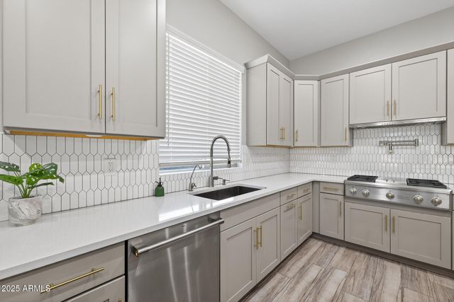 20194 E RAVEN Drive, Queen Creek, AZ 85142